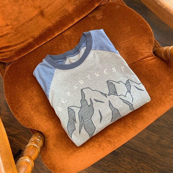 Cozy Mountain Adventure Raglan Graphic Tee - Picture 10 of 11